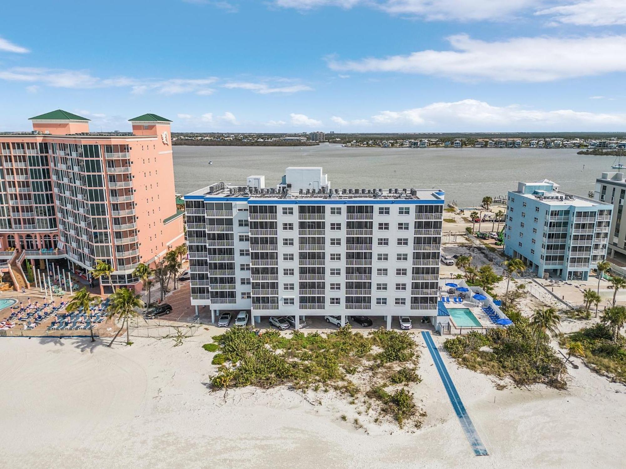 Fantastic Gulf Front Condo On The North End Of The Island - Beach Villas # 504 Condo Fort Myers Beach Bagian luar foto